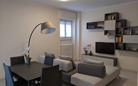 Modern Apartment - Como Centro